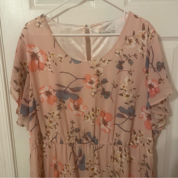 Light Pink Floral Dress - Picture 2 of 9